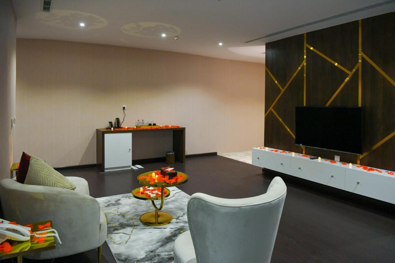 Motiara Hotel - La Valle Mall Rijad Zewnętrze zdjęcie