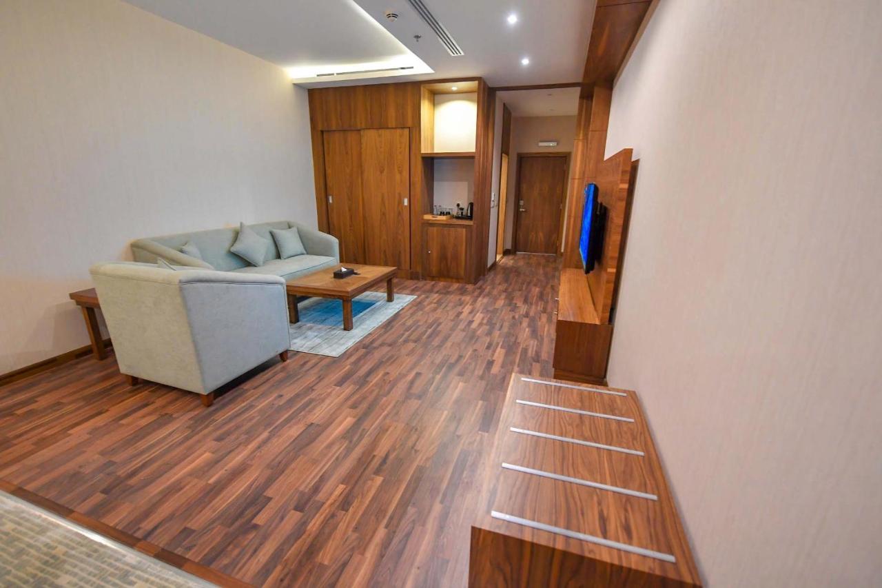 Motiara Hotel - La Valle Mall Rijad Zewnętrze zdjęcie