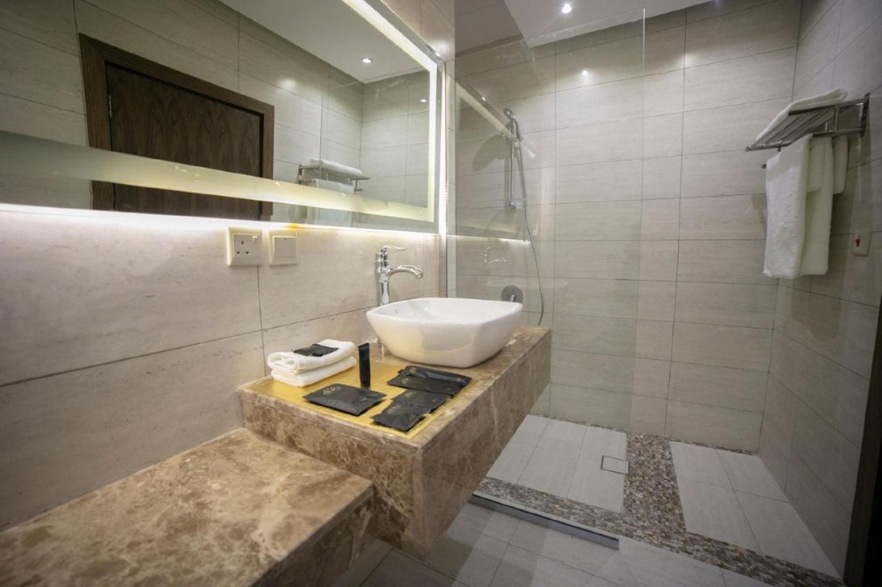 Motiara Hotel - La Valle Mall Rijad Zewnętrze zdjęcie