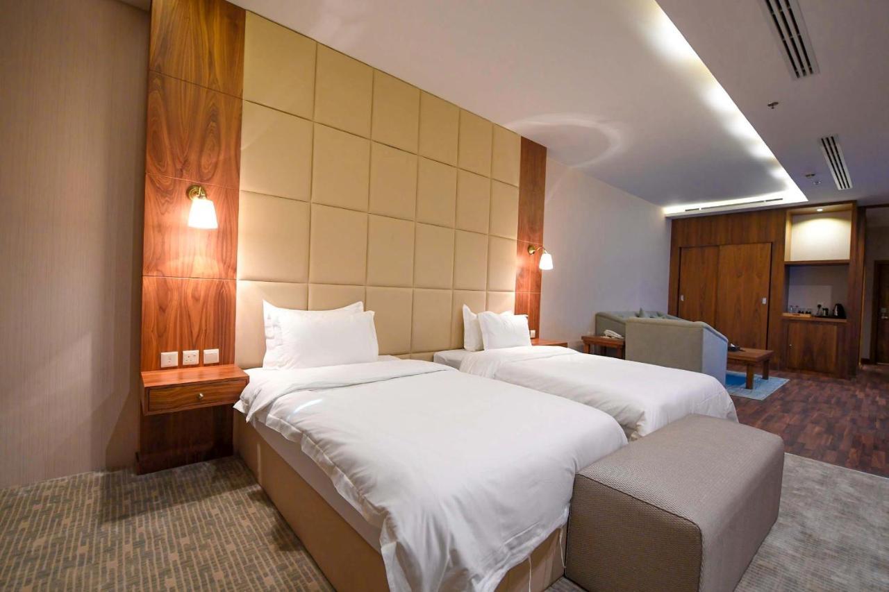 Motiara Hotel - La Valle Mall Rijad Zewnętrze zdjęcie